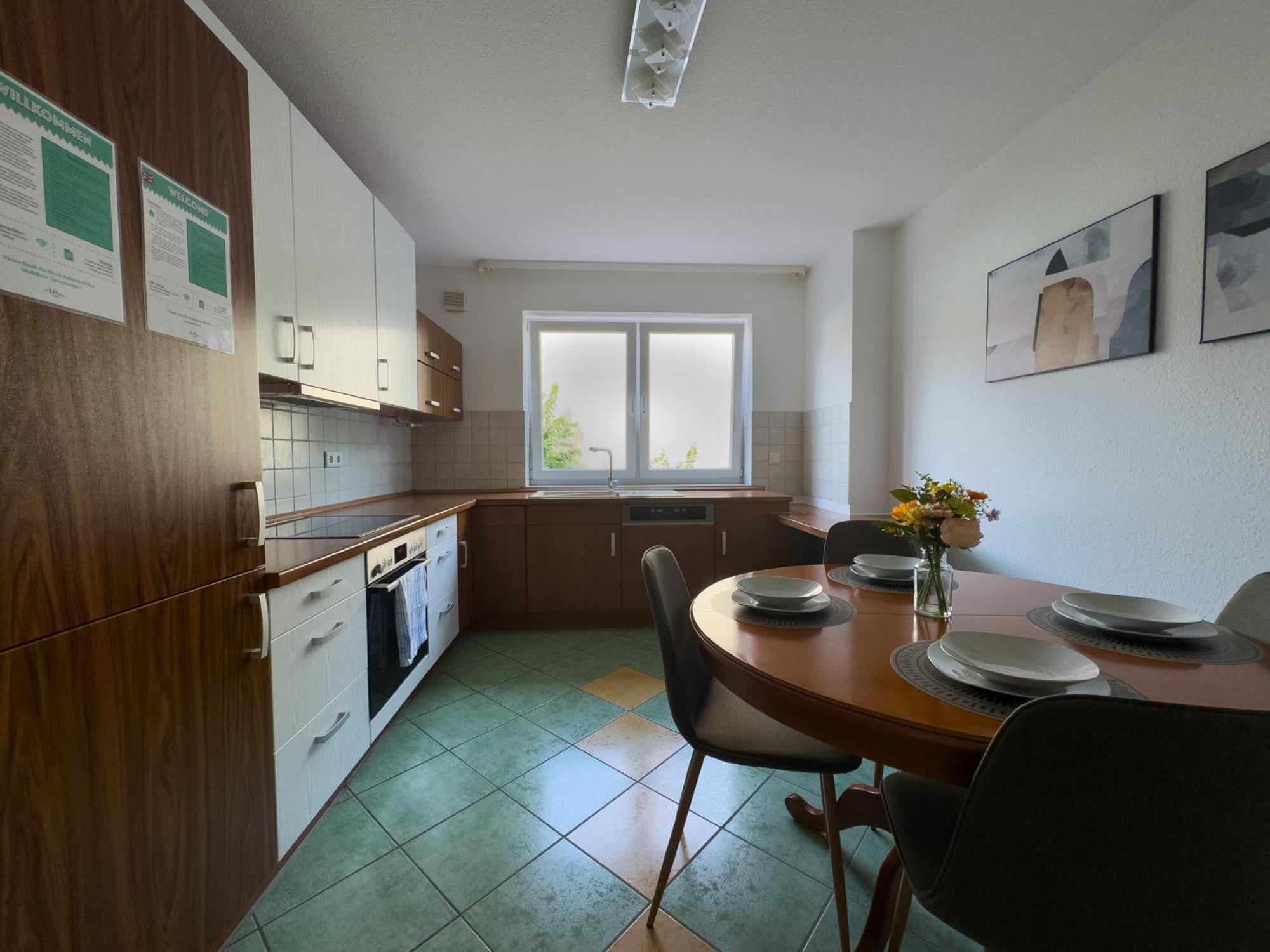 110Qm - 4 Zimmer - Privat Parkplatz - Zentral - Balkon - Mallibase Apartments Кассель Экстерьер фото